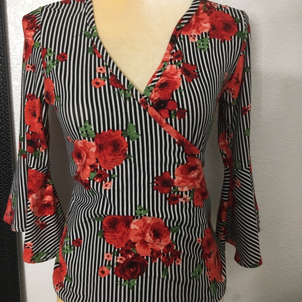 Super cute blouse wore it 1ce gave me Selena vibes